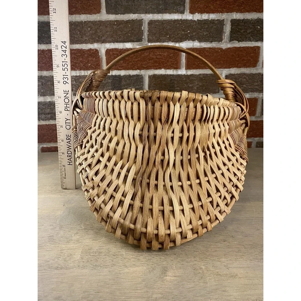 Vintage Primitive Hand Woven Split Oak Buttocks Handle Egg Gathering Basket 1985